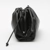 Sac/pochette Bottega appears Veneta  Pouch mini  en cuir noir - Detail D6 thumbnail