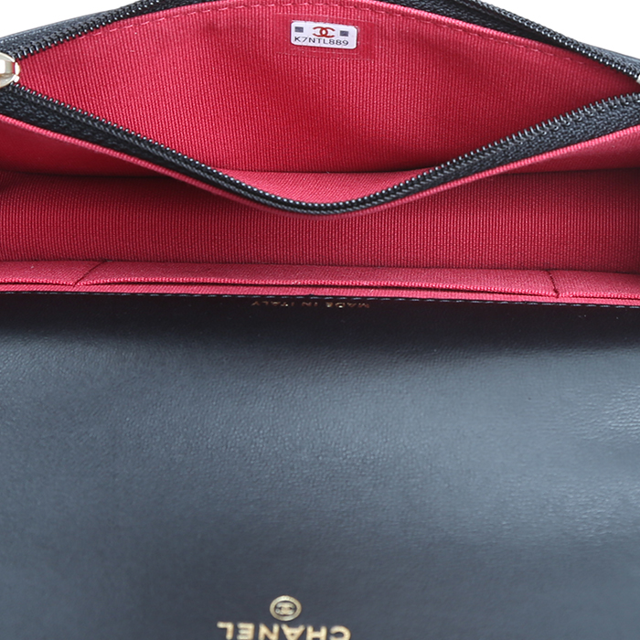 Sac bandoulière Chanel  19 mini  en cuir matelassé noir - Detail D3