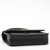 Bolso bandolera Chanel  19 mini  en cuero acolchado negro - Detail D5 thumbnail