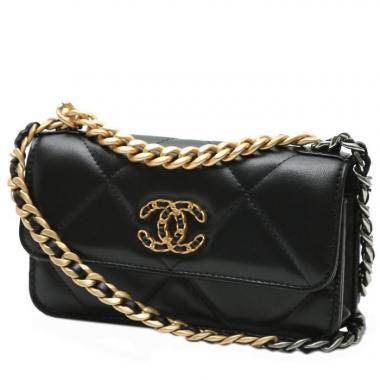 Sac bandoulière Chanel  19 mini  en cuir matelassé noir