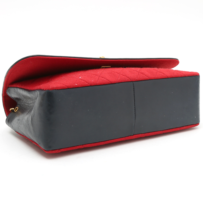 Chanel  Vintage handbag  in red canvas  and black leather - Detail D5