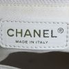 Chanel  Shopping GST large model  bag worn on the shoulder or carried in the hand  in white quilted grained leather - Detail D3 thumbnail