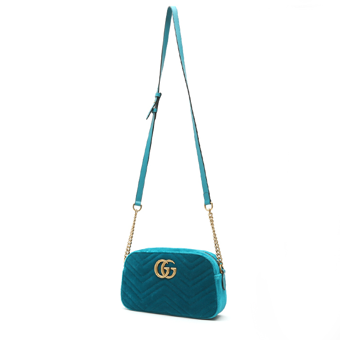 Sac bandoulière Gucci GG Marmont Camera en velours matelassé bleu - Detail D2