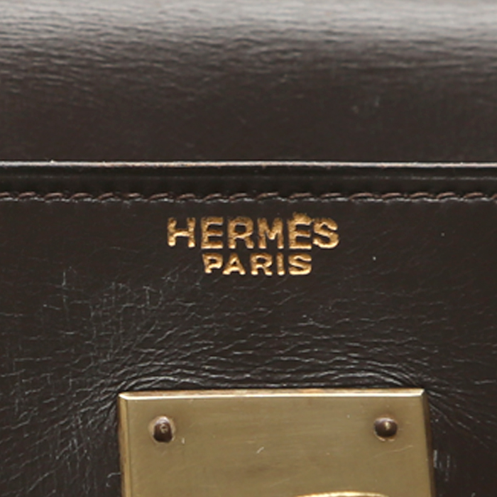 Bolso de mano Hermès  Kelly 32 cm en cuero box marrón chocolate - Detail D3