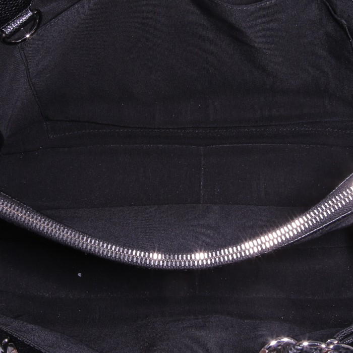 Chanel  Shopping GST shopping bag  in black quilted grained leather - Detail D2