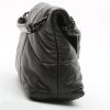 Bolso bandolera Saint Laurent  Loulou Puffer modelo pequeño  en cuero acolchado negro - Detail D5 thumbnail