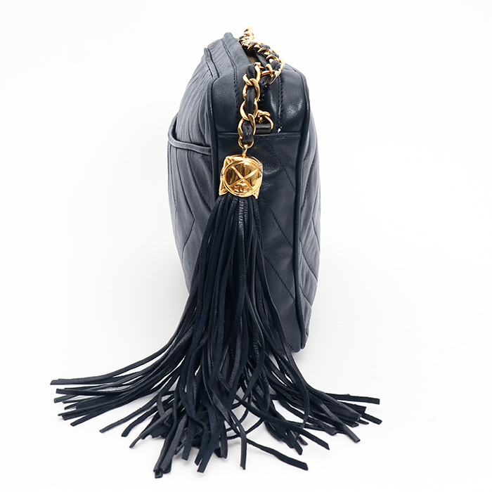 Sac bandoulière Chanel  Camera en cuir matelassé bleu-marine - Detail D6