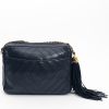 Chanel  Camera shoulder bag  in navy blue quilted leather - Detail D7 thumbnail