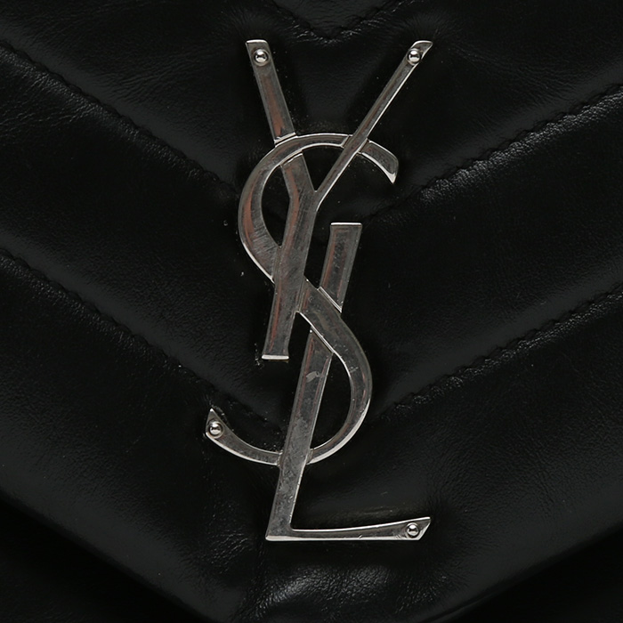 Saint Laurent  Loulou shoulder bag  in black chevron quilted leather - Detail D1