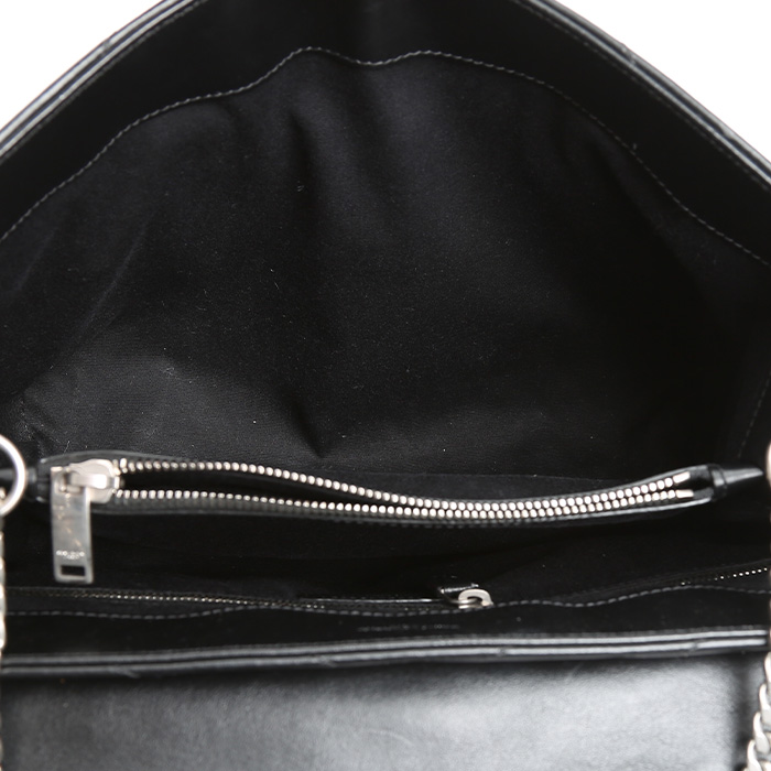 Sac bandoulière Saint Laurent  Loulou en cuir matelassé chevrons noir - Detail D2