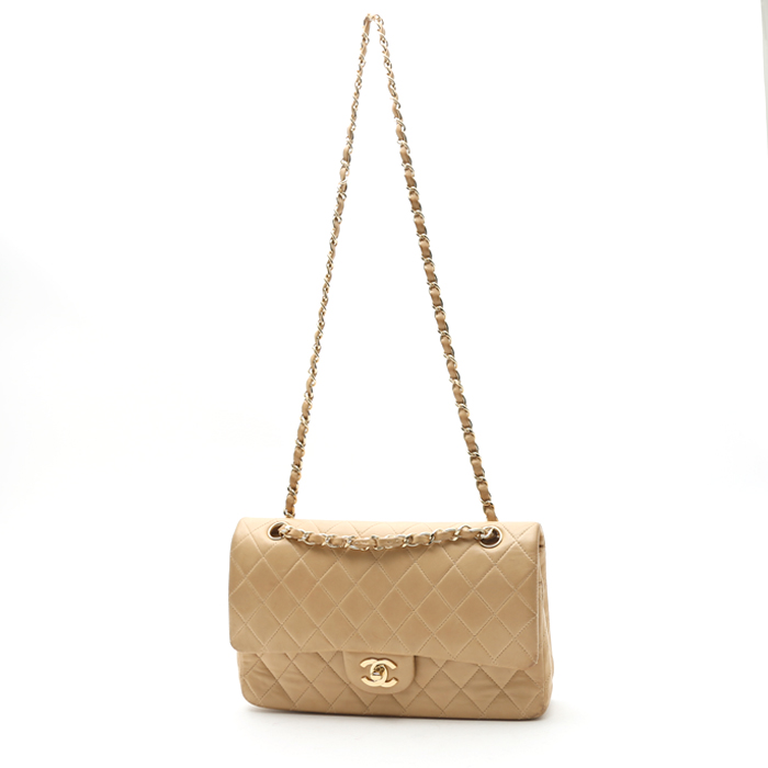 Bolso de mano Chanel  Timeless en cuero acolchado beige - Detail D2