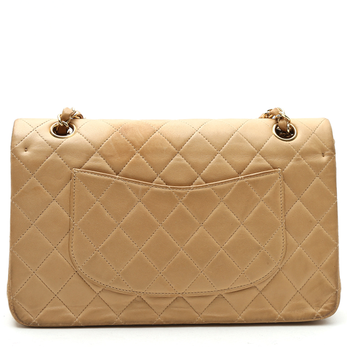 Sac à main Chanel  Timeless en cuir matelassé beige - Detail D8