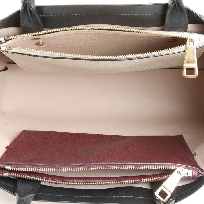 Bolso de mano Chloé  Charlotte en cuero beige y negro - Detail D3