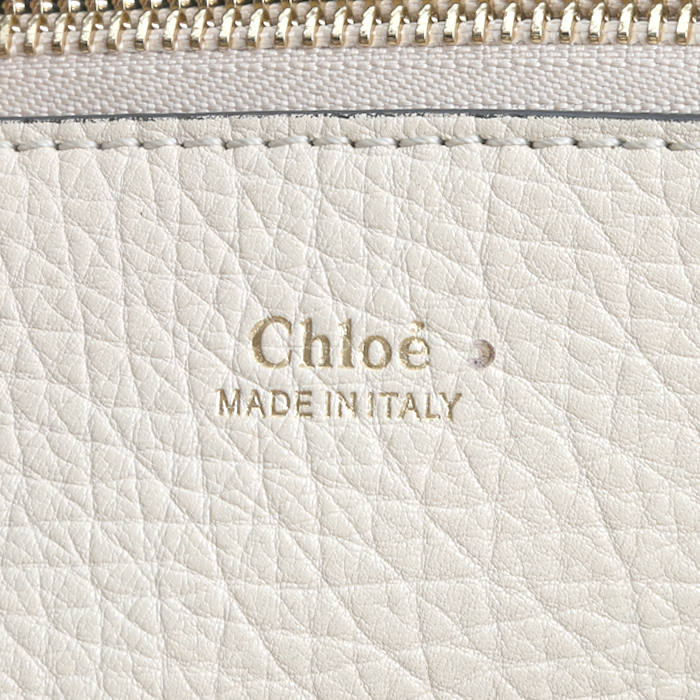 Bolso de mano Chloé  Charlotte en cuero beige y negro - Detail D4