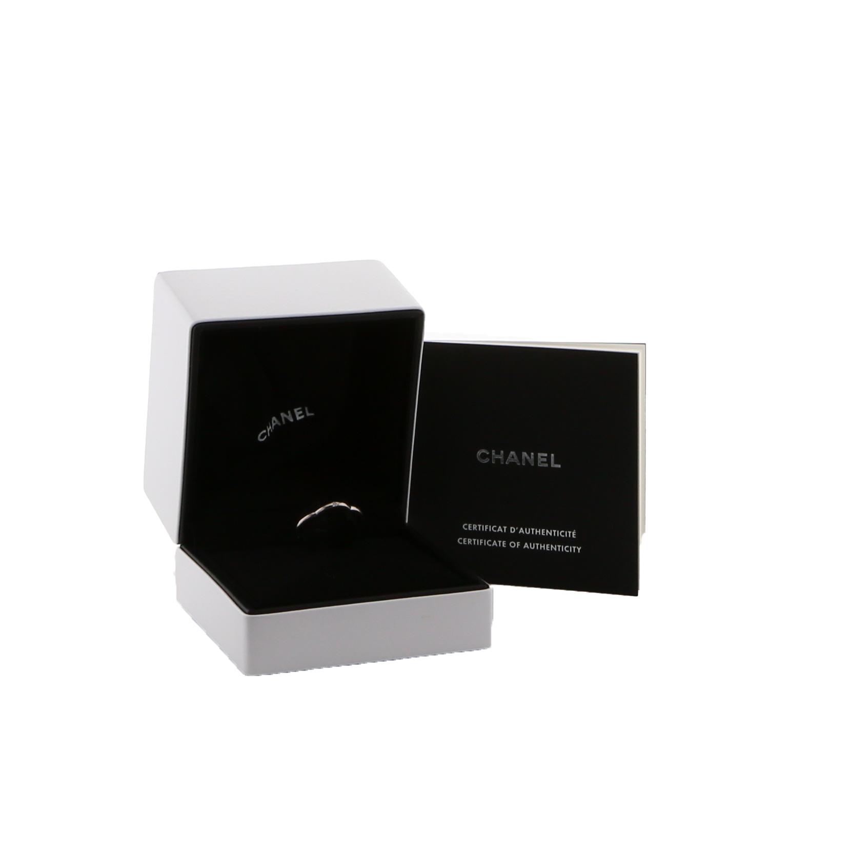 Chanel Profil de Camélia ring in white gold and diamond - Detail D2