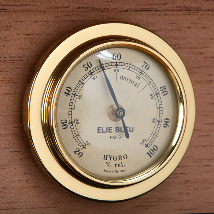 Hermès, Cigars humidor, in wood, golden trim, signed, from the 2000's - Detail D3