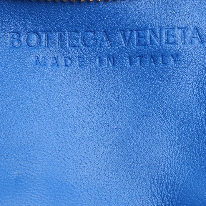 Borsa a tracolla Bottega Veneta Cassette in pelle intrecciata blu - Detail D3