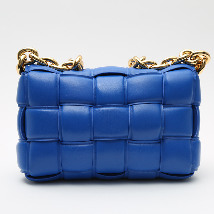 Borsa a tracolla Bottega Veneta Cassette in pelle intrecciata blu - Detail D7