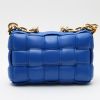 Bottega Veneta  Cassette shoulder bag  in blue braided leather - Detail D7 thumbnail