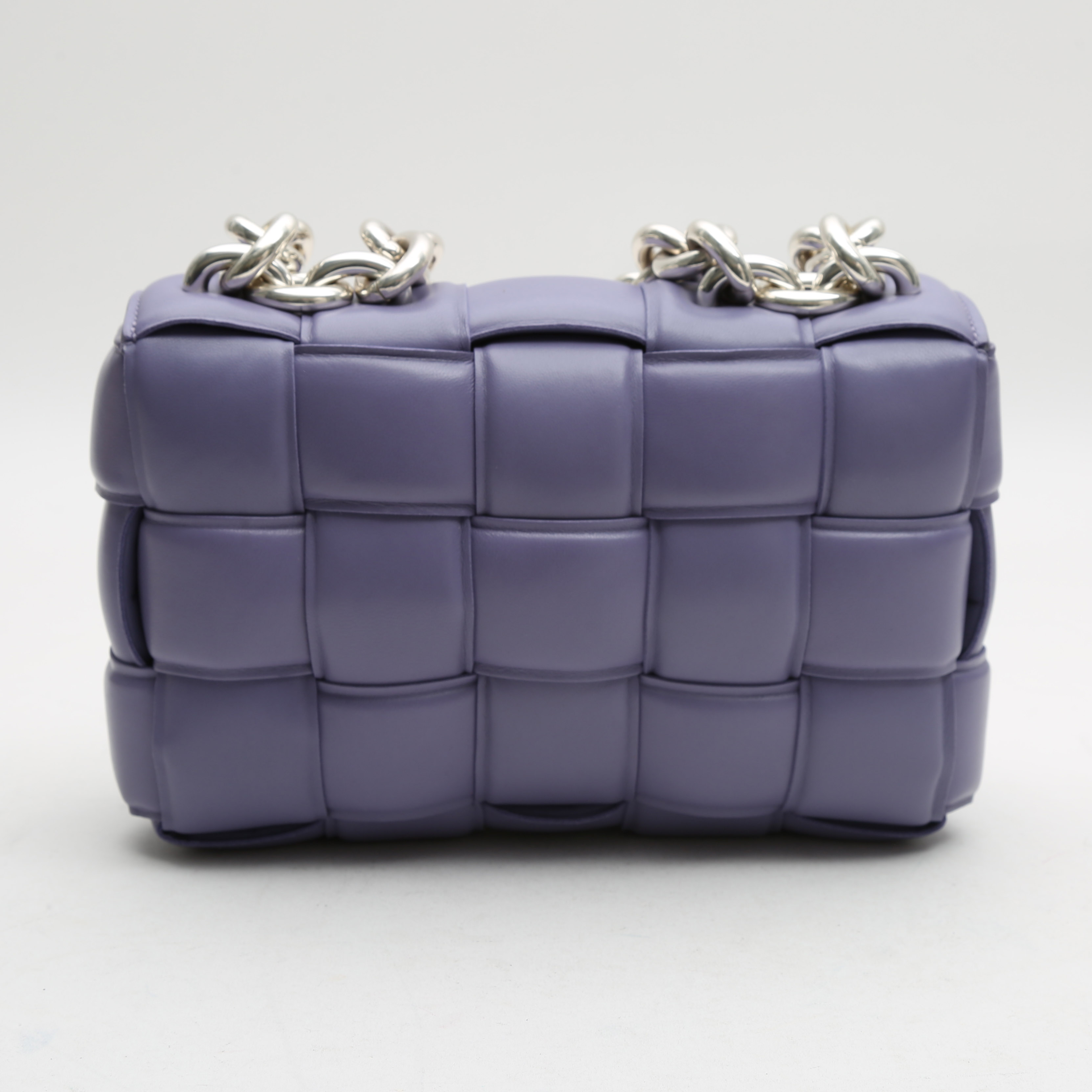 Sac bandoulière Bottega Veneta Cassette en cuir tressé violet - Detail D7