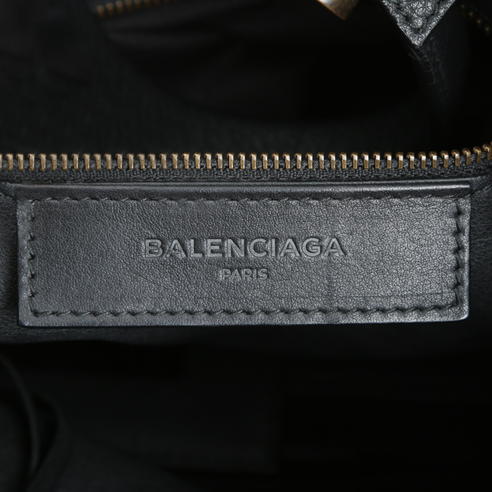 Bolso de mano Balenciaga  Blackout city en cuero negro - Detail D4