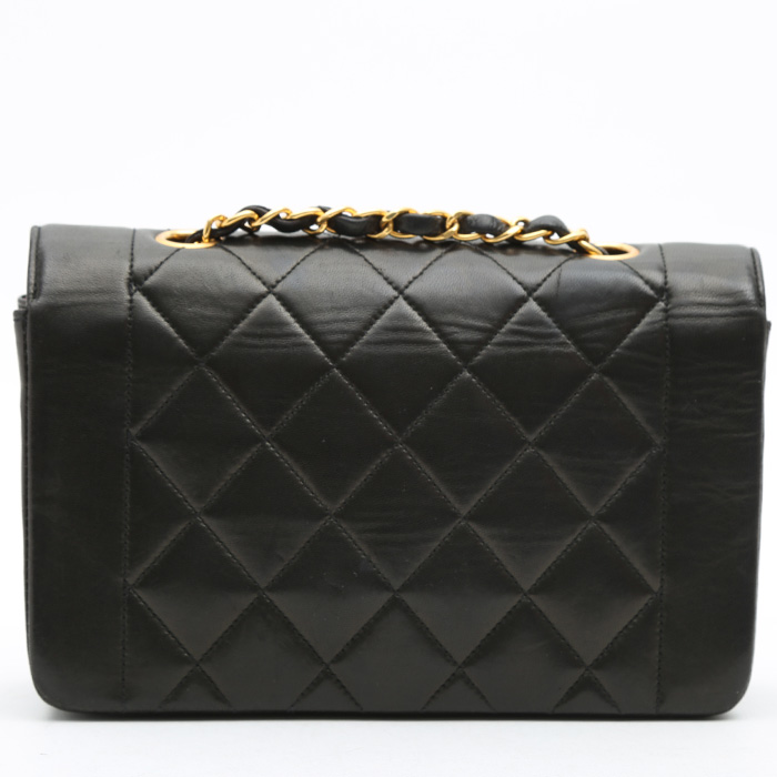 Chanel Vintage Diana shoulder bag in black quilted leather - Detail D7