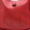 Bolso bandolera Hermès  Evelyne modelo mediano  en cuero togo rojo - Detail D1 thumbnail