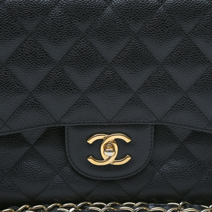 Chanel  Timeless Jumbo handbag  in black quilted grained leather - Detail D1