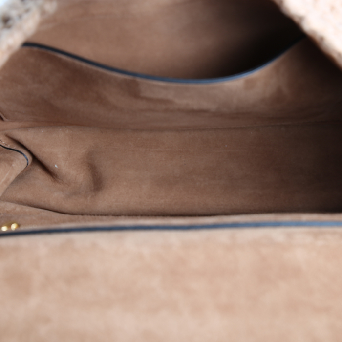 Sac bandoulière Valentino Garavani  Roman Stud en cachemire beige - Detail D2