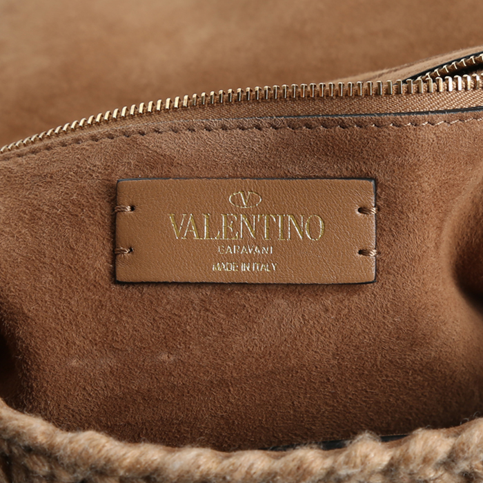 Bolso bandolera Valentino Garavani  Roman Stud en cachemire lana beige - Detail D3
