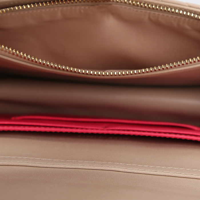 Bolso bandolera Dior  Promenade en cuero cannage color rosa claro - Detail D3