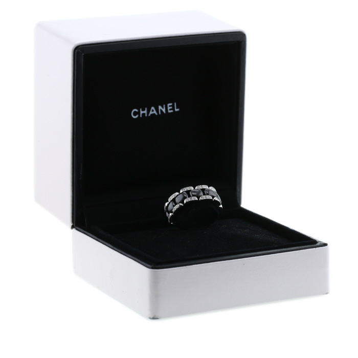 Flexible Chanel Ultra medium model ring in white gold, ceramic and diamonds - Detail D2