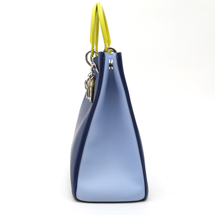 Bolso de mano Dior  Diorissimo en cuero azul marino azul claro y amarillo - Detail D5