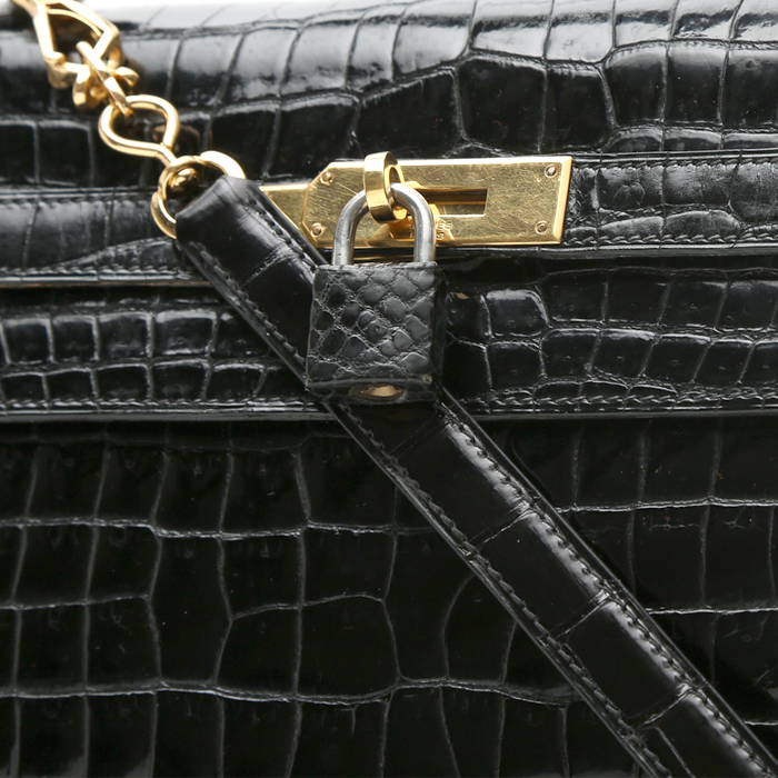 Hermès  Kelly 35 cm handbag  in black porosus crocodile - Detail D1