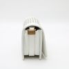 Bolso bandolera Chanel  Boy en cuero acolchado blanco - Detail D6 thumbnail