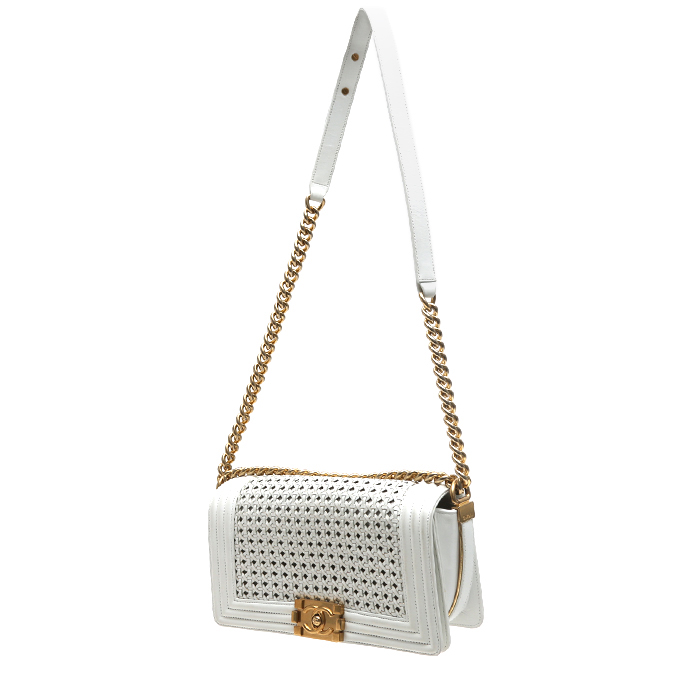 Sac bandoulière Chanel  Boy en cuir matelassé blanc - Detail D8