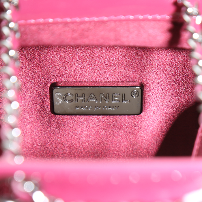 Bolso joya Chanel   en charol color frambuesa - Detail D3