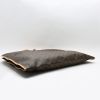 Funda protectora para ropa Louis Vuitton  Porte-habits en lona Monogram marrón y cuero natural - Detail D4 thumbnail