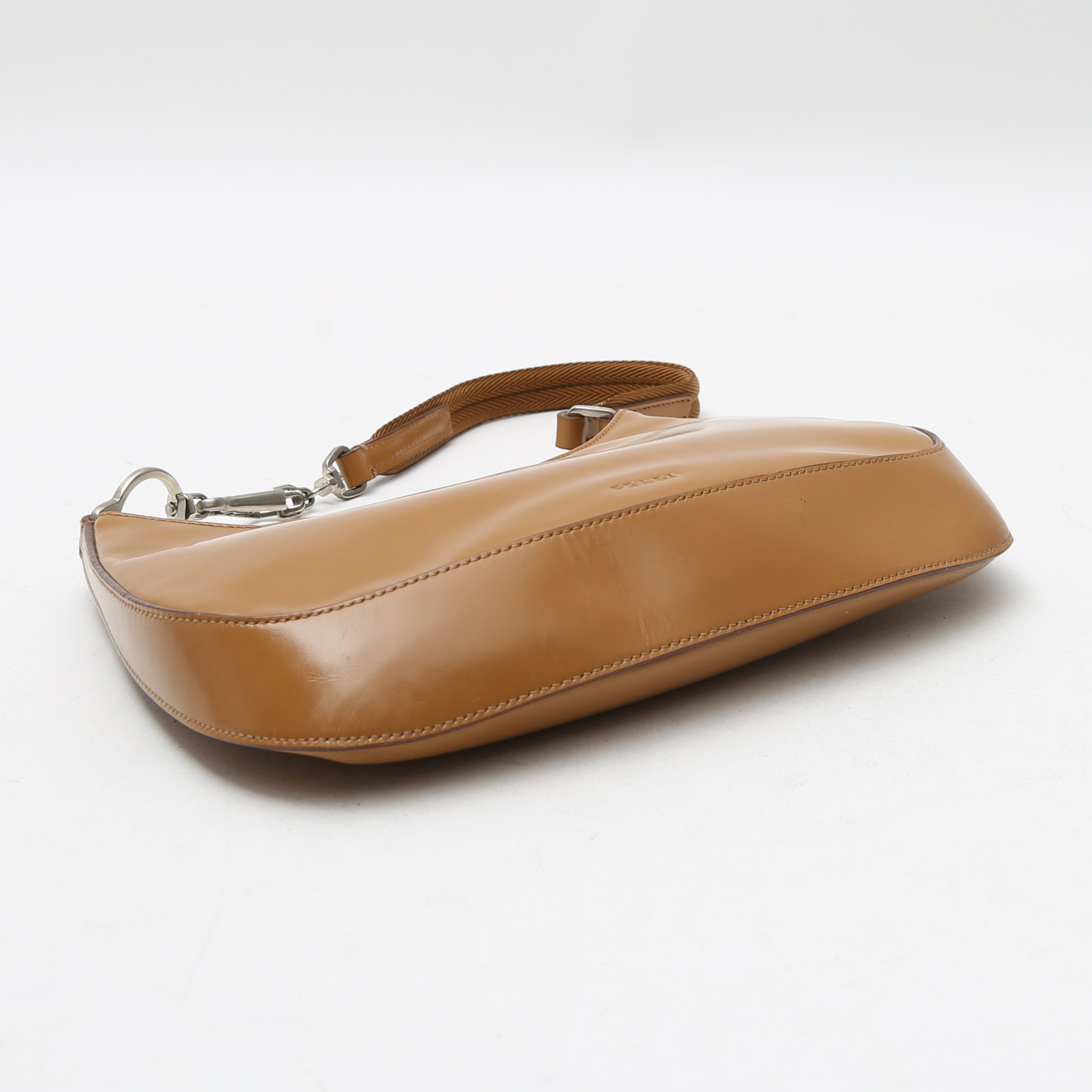 Sac à main Prada   en cuir verni marron - Detail D4