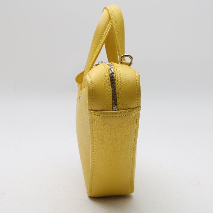 Balenciaga Triangle Duffle handbag in yellow leather - Detail D6