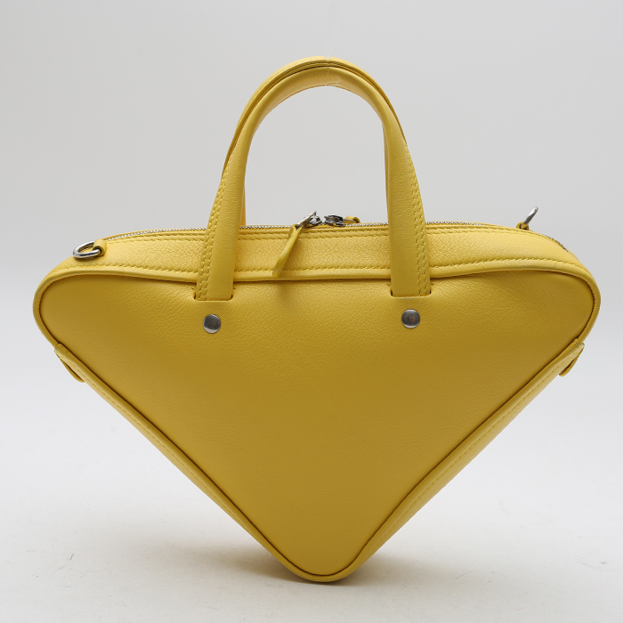 Balenciaga Triangle Duffle handbag in yellow leather - Detail D7
