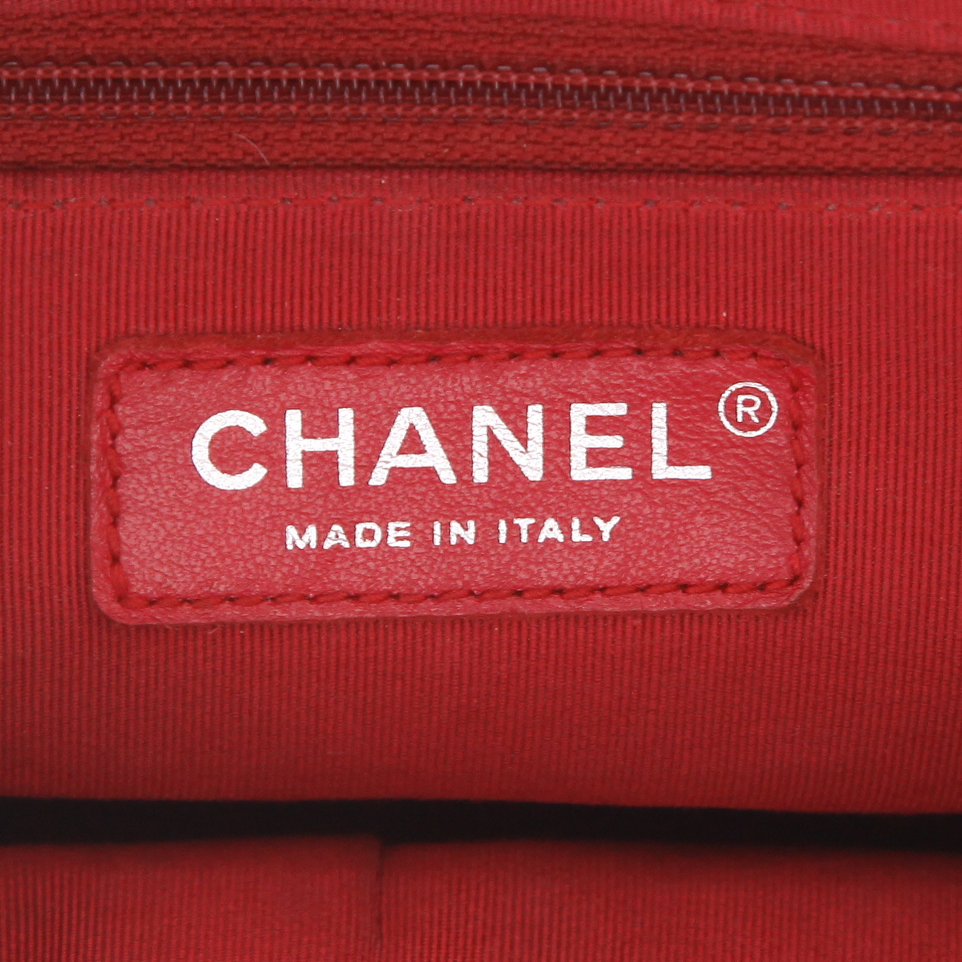 Sac bandoulière Chanel  Gabrielle  moyen modèle  en cuir matelassé bleu-marine et cuir noir - Detail D2