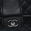 Chanel  Timeless Jumbo shoulder bag  in black leather - Detail D1 thumbnail