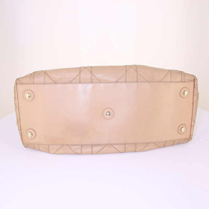 Bolso de mano Dior Le 30 en cuero cannage beige - Detail D4
