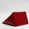Bolso de mano Louis Vuitton  Bellevue modelo pequeño  en charol Monogram rojo y cuero natural - Detail D4 thumbnail