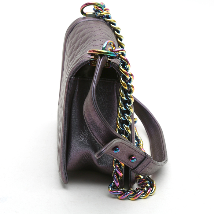 Borsa a tracolla Chanel  Boy in pelle trapuntata viola - Detail D5
