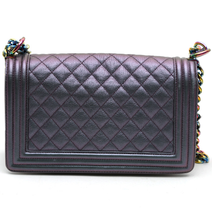 Sac bandoulière Chanel  Boy en cuir matelassé violet - Detail D7