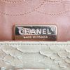 Bolso bandolera Chanel  Timeless Jumbo en piel de pitón beige - Detail D3 thumbnail