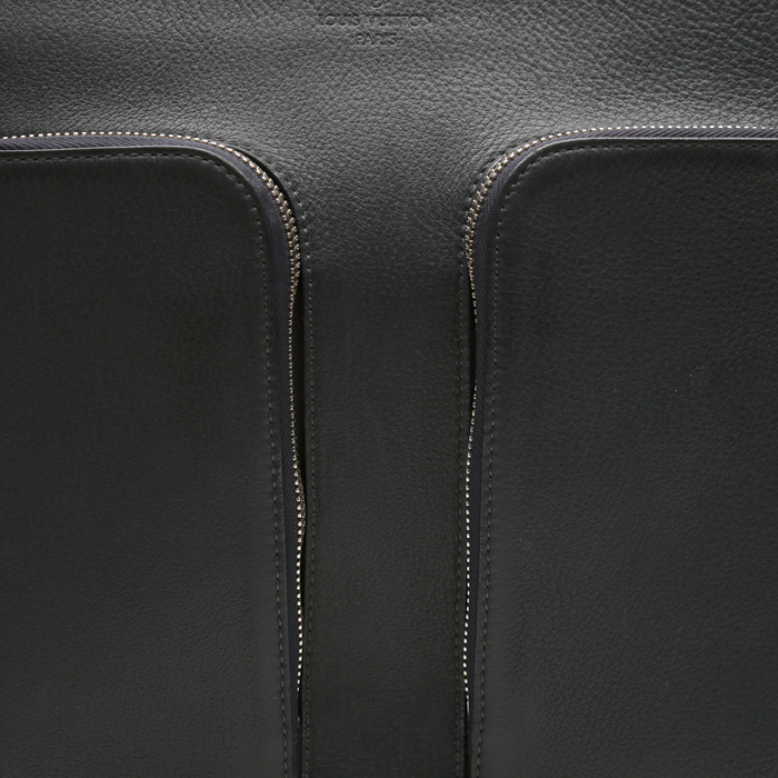 Porta-documentos Louis Vuitton  Porte documents Voyage en cuero gris - Detail D1