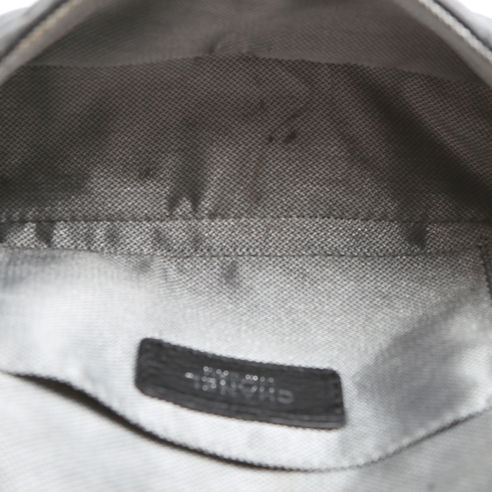 Bolsito-cinturón Chanel  Pochette en cuero acolchado negro - Detail D2